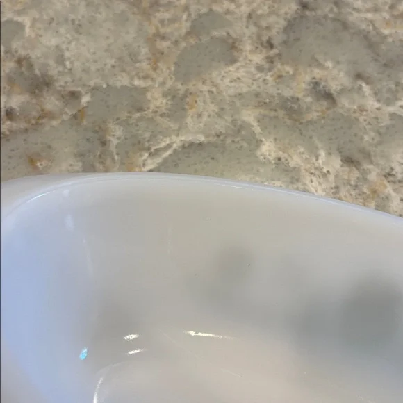 Glassware casserole 1 quart milk glass dish in green daisy pattern. 10 wide - Picture 6 of 9